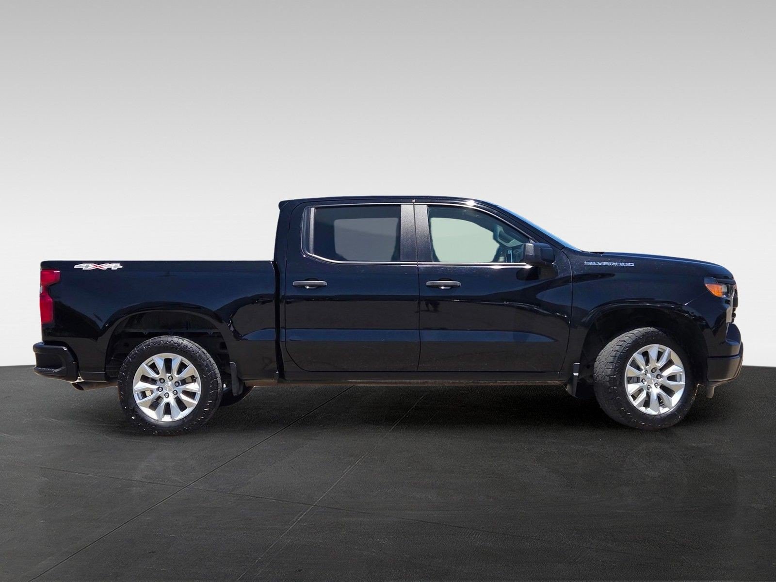 Used 2024 Chevrolet Silverado 1500 Custom AWD/4WD image 4