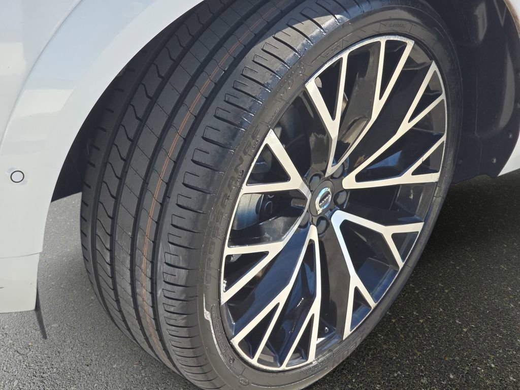 Used 2018 Volvo XC60 T6 Inscription w/ Luxury Seat Package image 36
