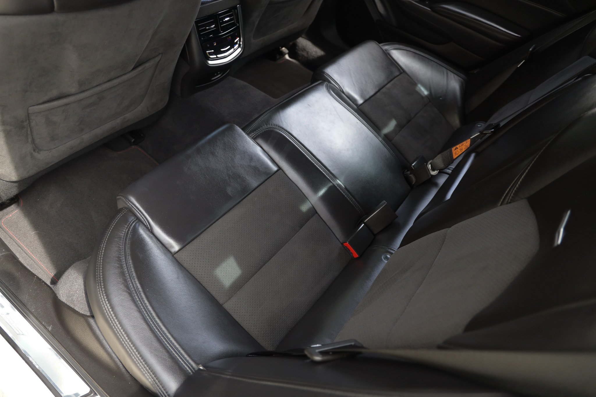 Used 2018 Cadillac CTS V w/ Luxury Package RWD image 14