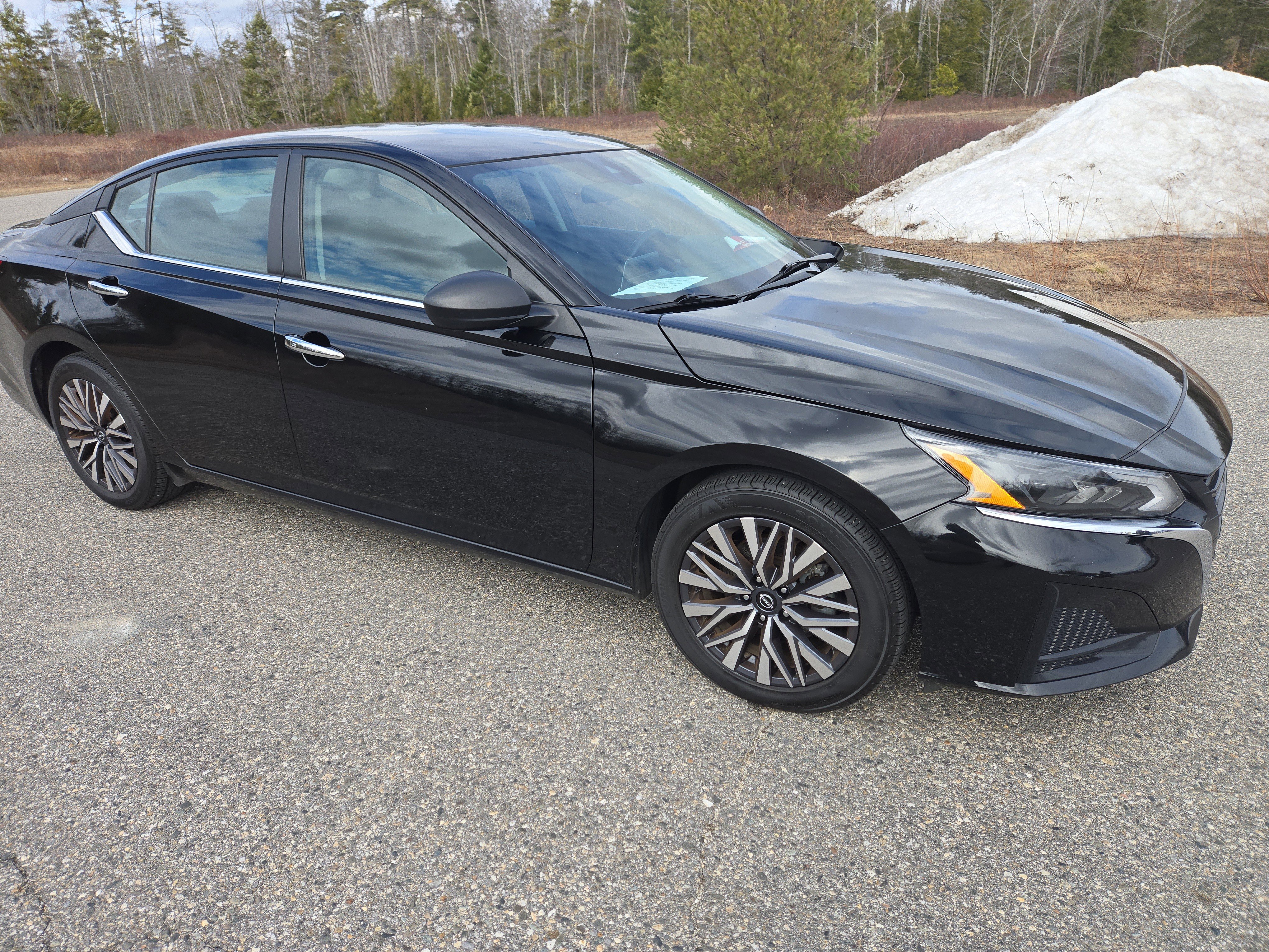 Used 2024 Nissan Altima 2.5 SV image 3