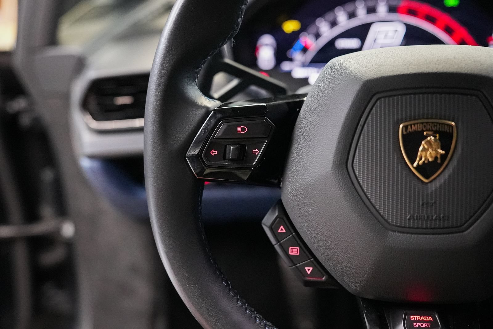 Used 2023 Lamborghini Huracan Tecnica RWD image 35