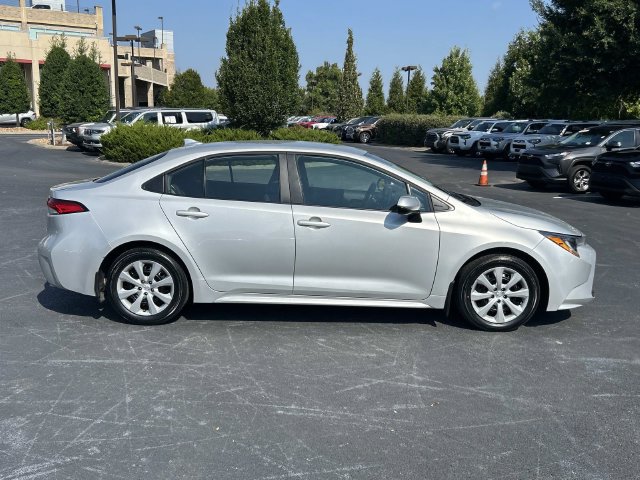 Used 2026 Toyota Corolla LE FWD image 3