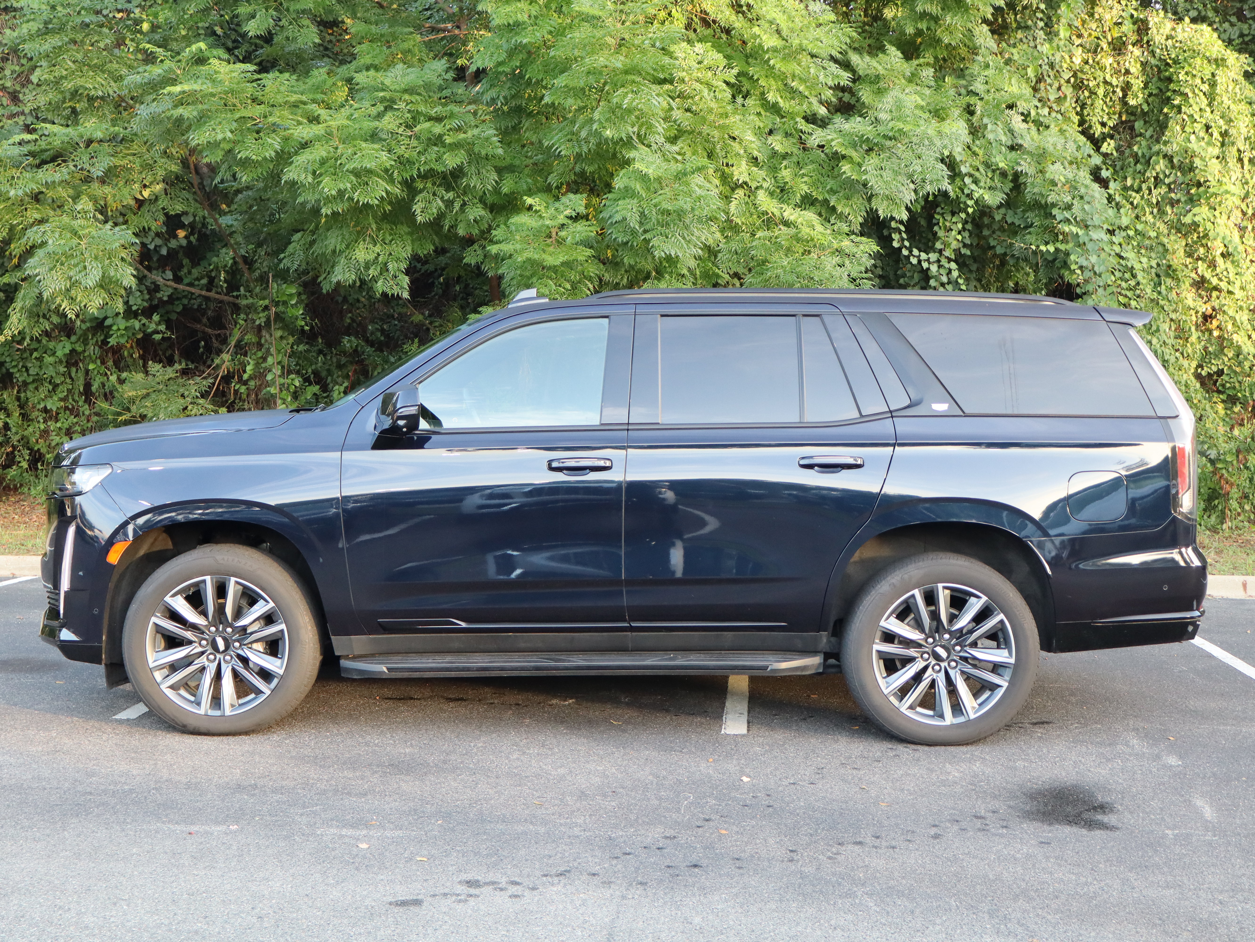 Certified 2022 Cadillac Escalade Sport RWD image 3