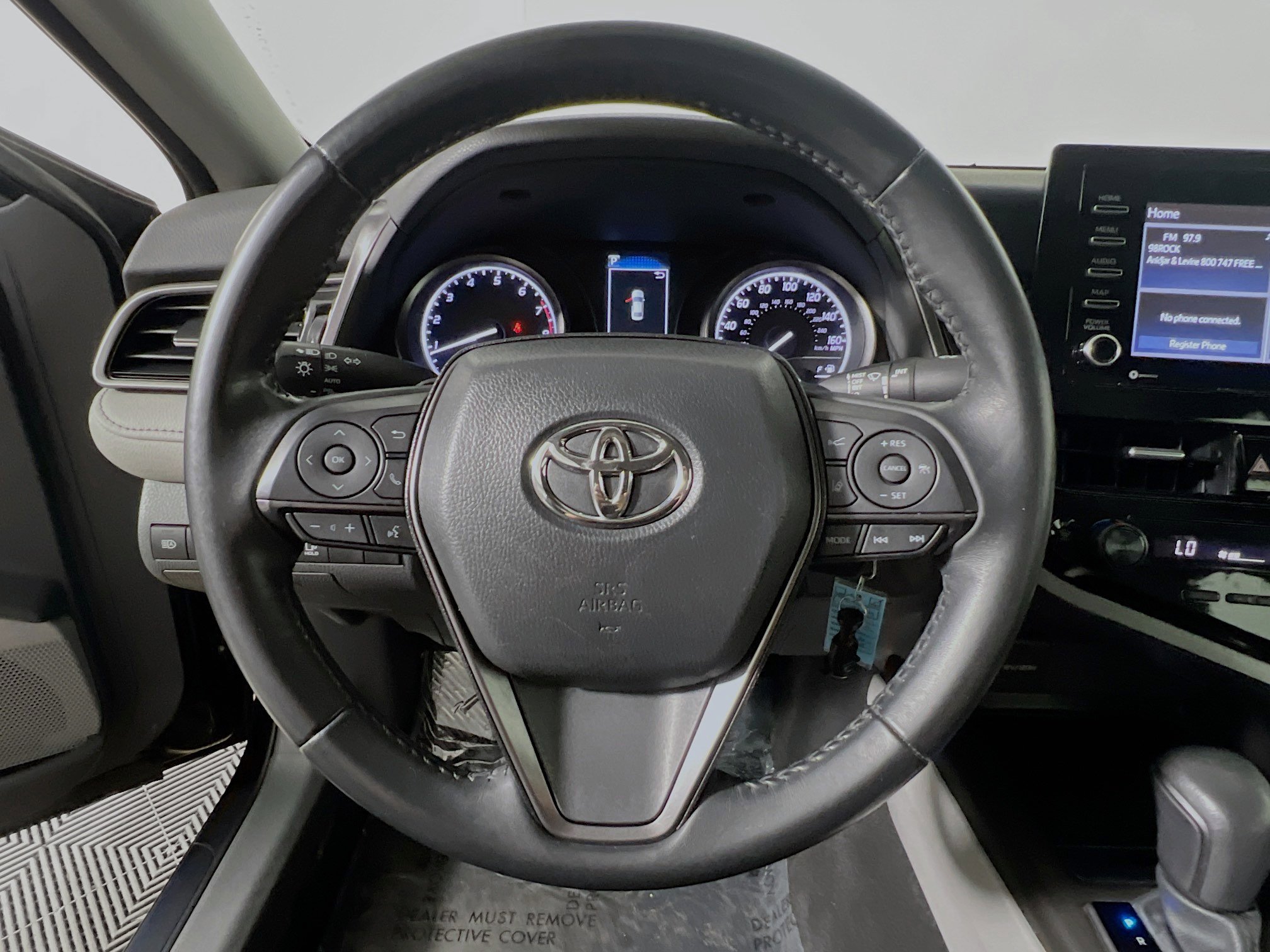 Used 2024 Toyota Camry SE image 18