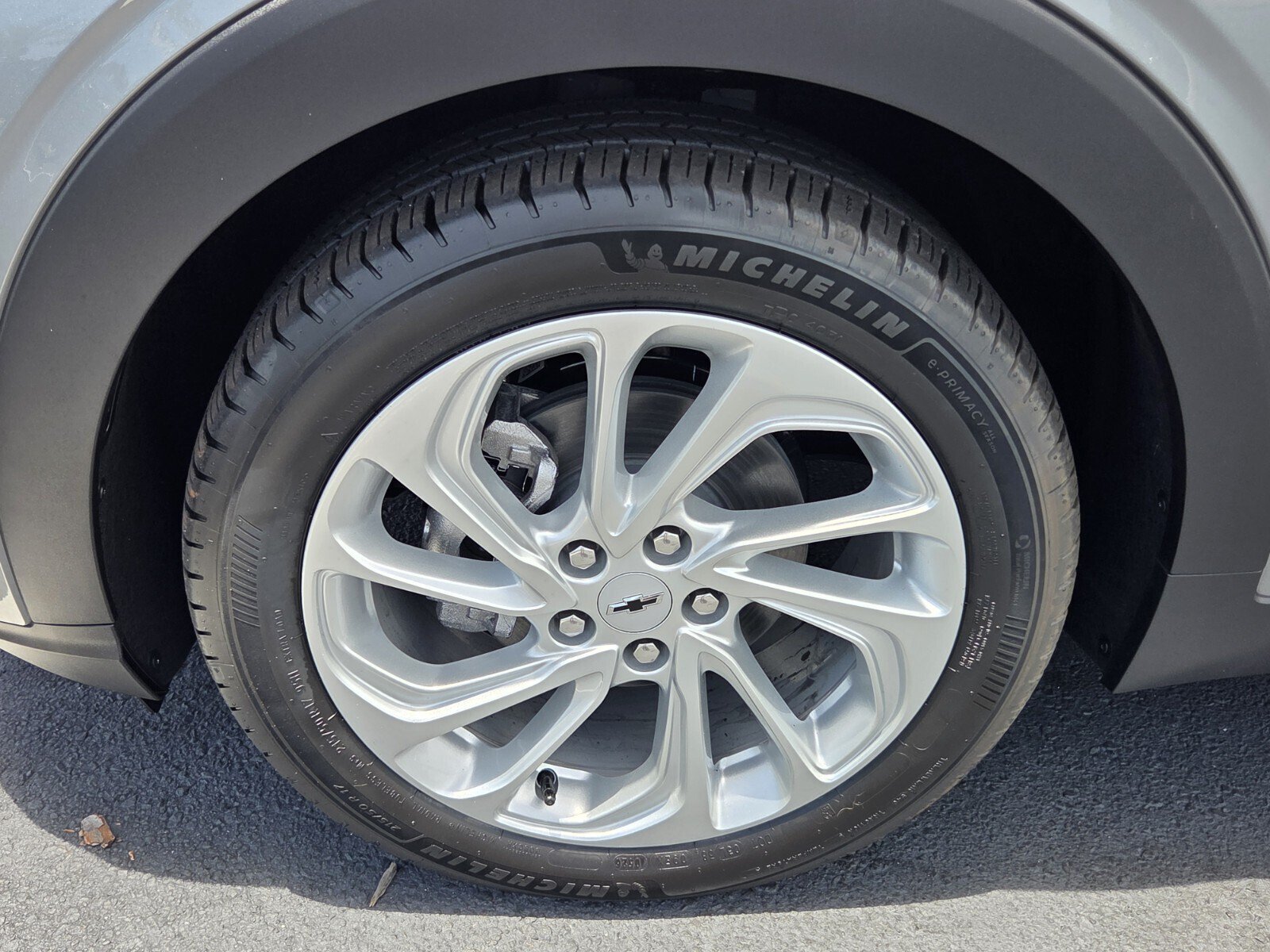 New 2027 Chevrolet Bolt LT FWD image 4