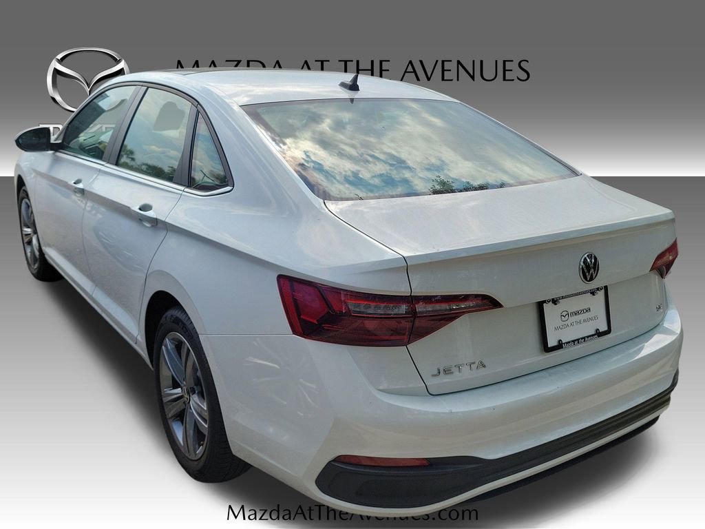 Used 2024 Volkswagen Jetta SE w/ Panoramic Sunroof Package FWD image 21