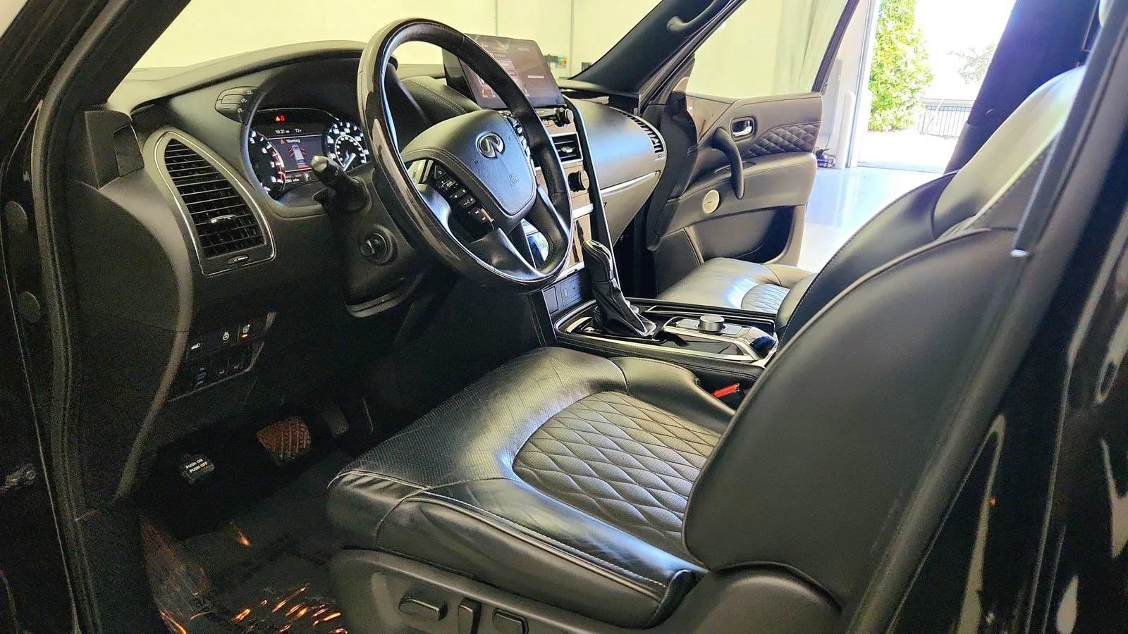 Used 2024 INFINITI QX80 Sensory w/ Cargo Package AWD/4WD image 14