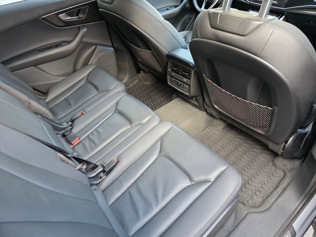 Used 2022 Audi Q7 3.0T Premium w/ Convenience Package image 28