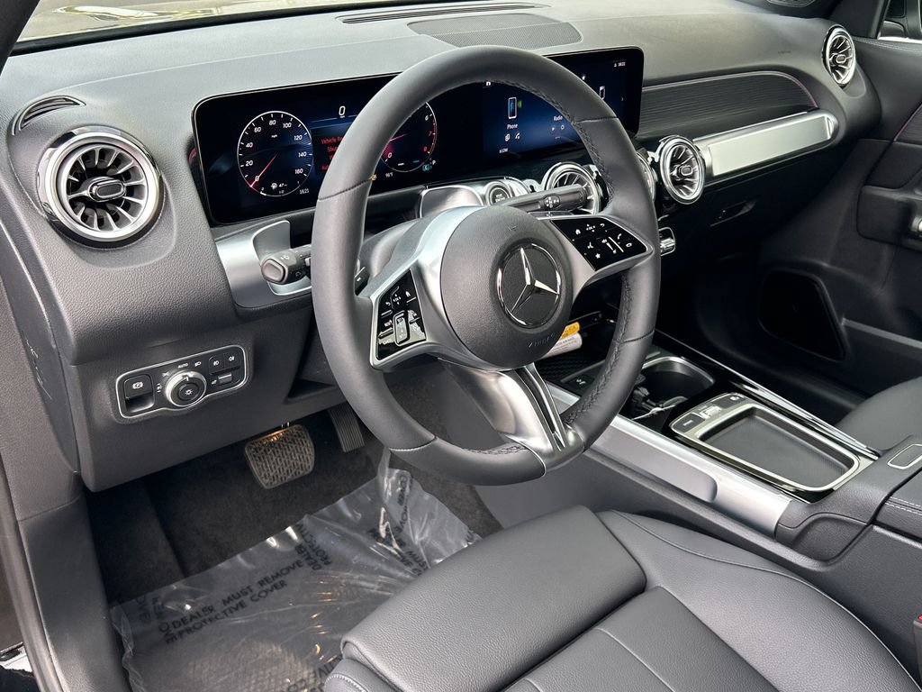 New 2026 Mercedes-Benz GLB 250 4MATIC image 16