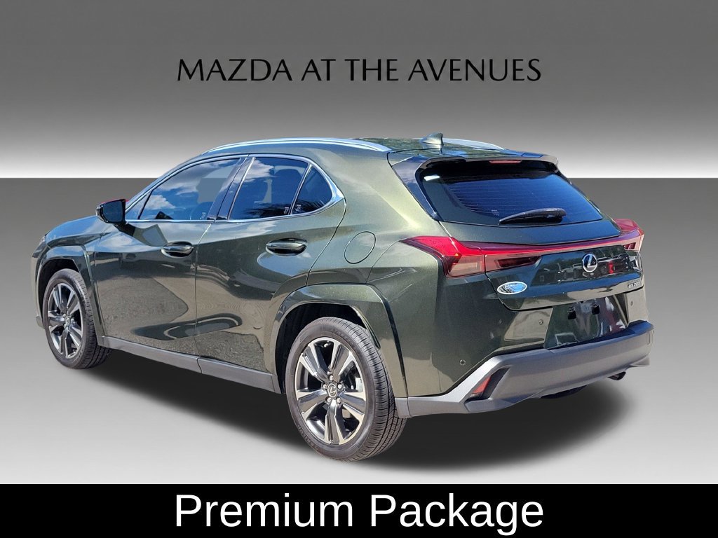Used 2022 Lexus UX 200 w/ Premium Package FWD image 5