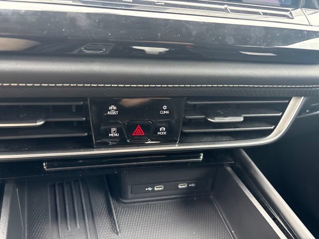 Used 2025 Volkswagen Atlas SE FWD image 33