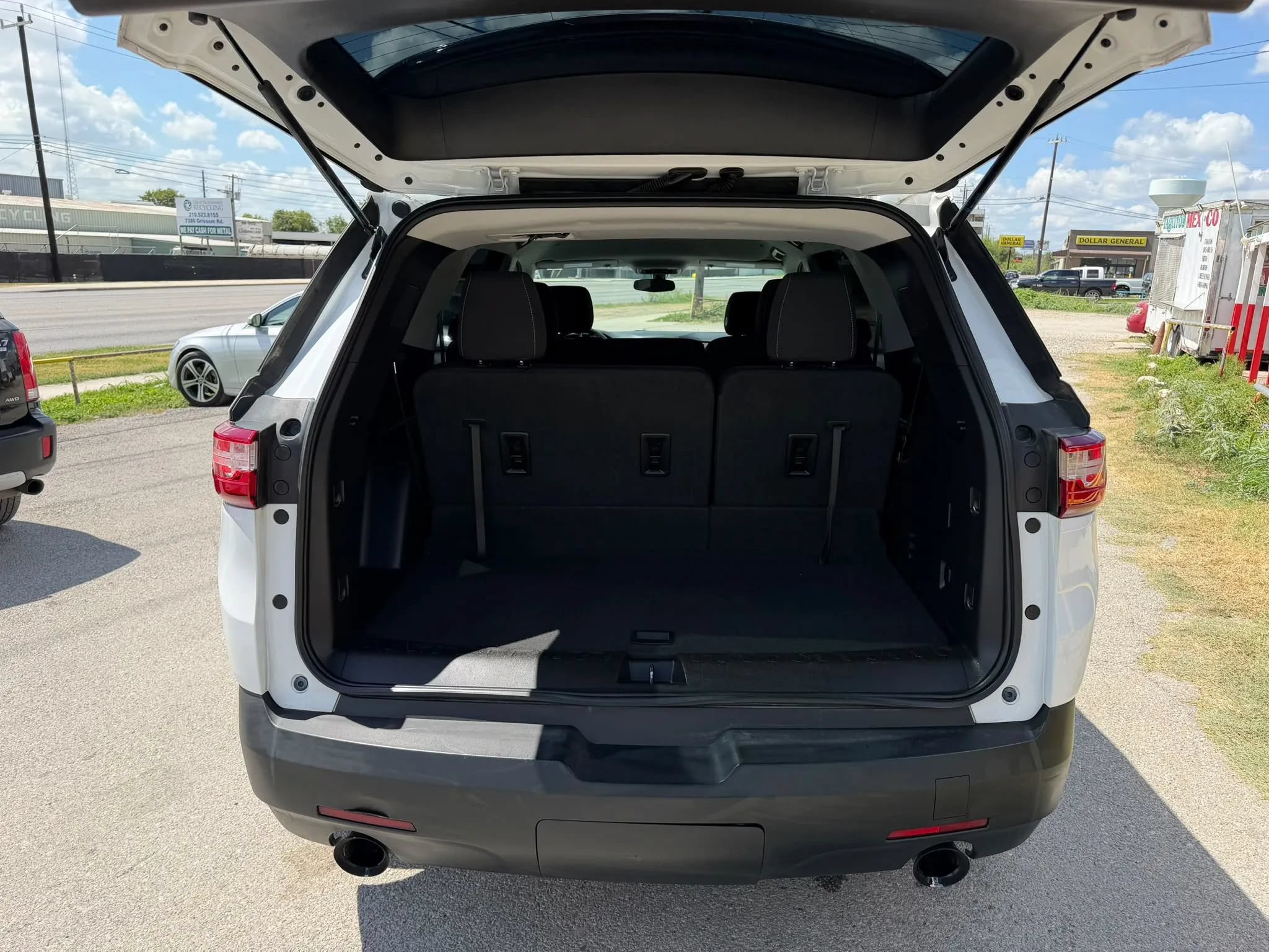 Used 2020 Chevrolet Traverse LS FWD image 7