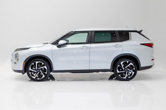 Used 2023 Mitsubishi Outlander SE Black Edition FWD image 22