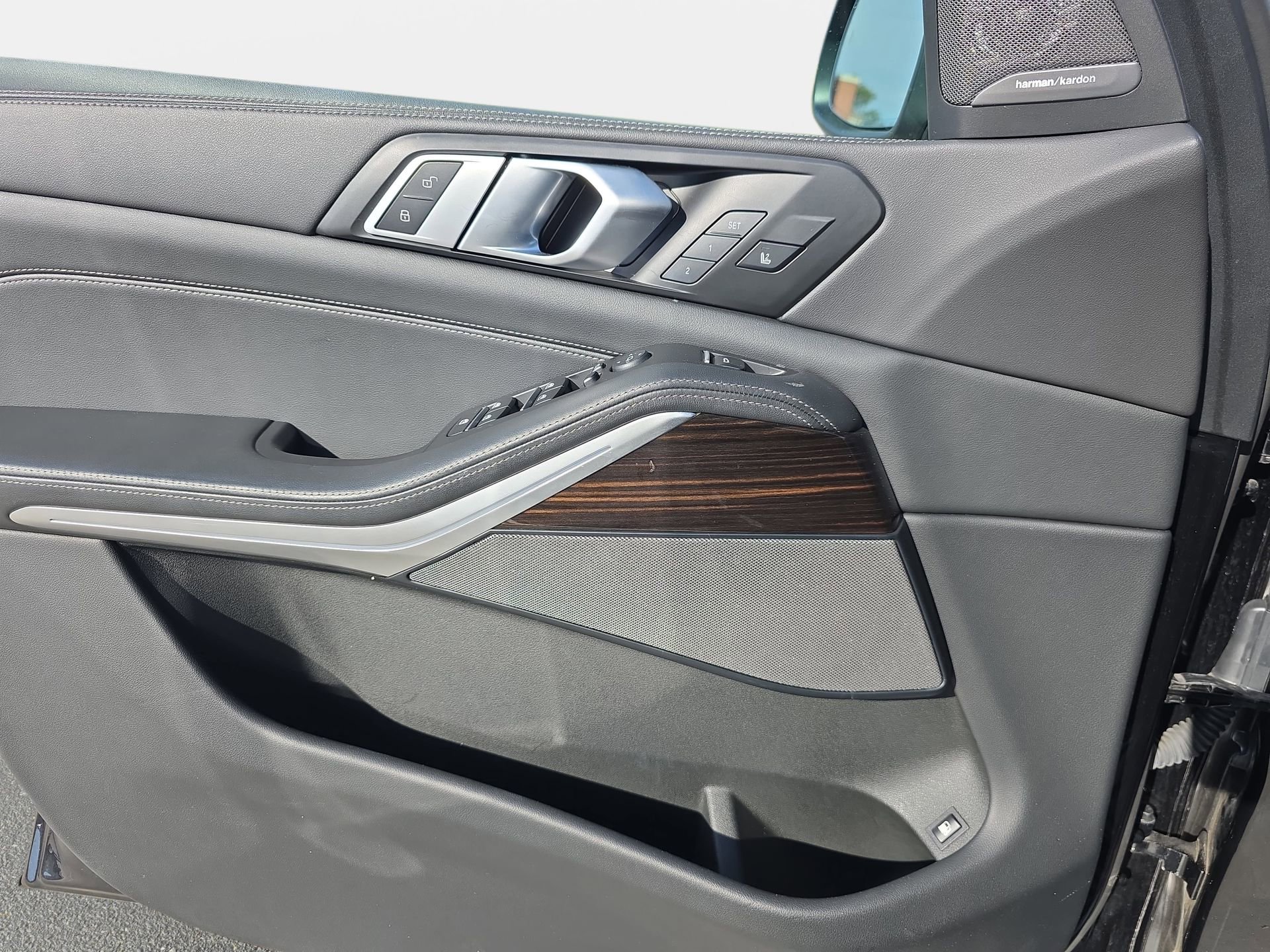 Used 2025 BMW X5 xDrive50e image 26