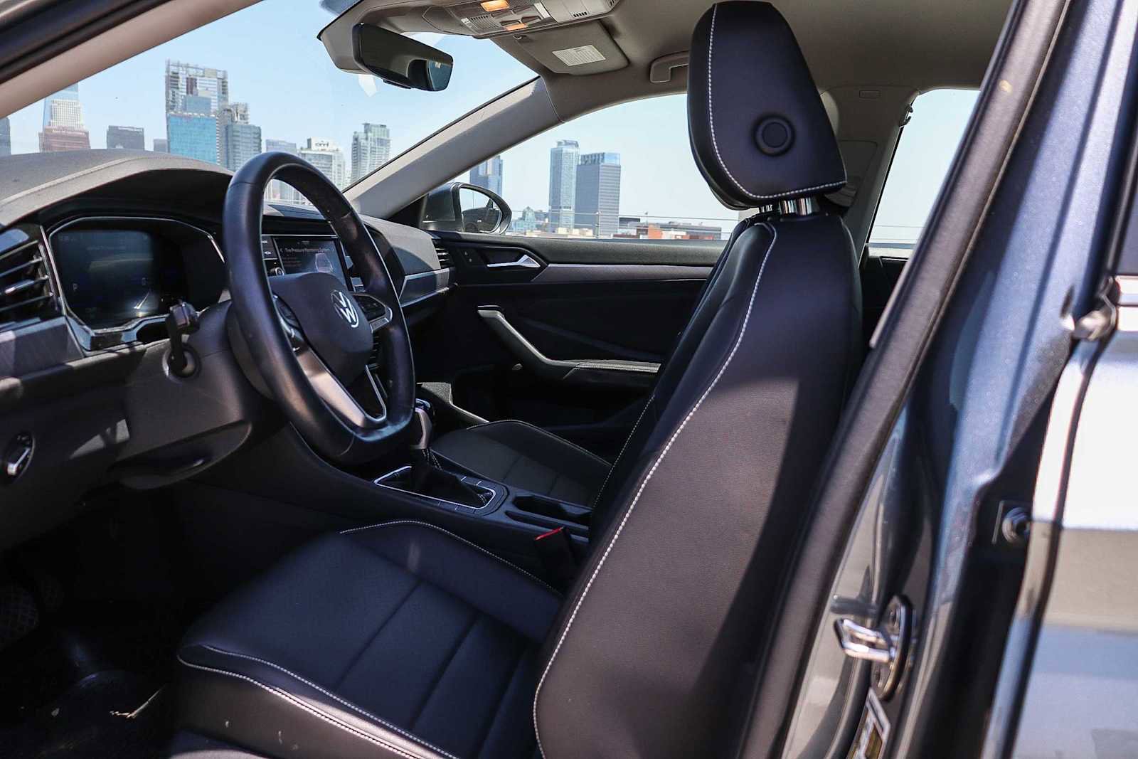 Certified 2023 Volkswagen Jetta SE FWD image 16