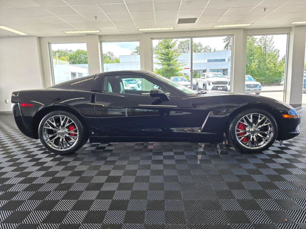 Used 2006 Chevrolet Corvette Coupe w/ Preferred Equipment Group RWD image 2