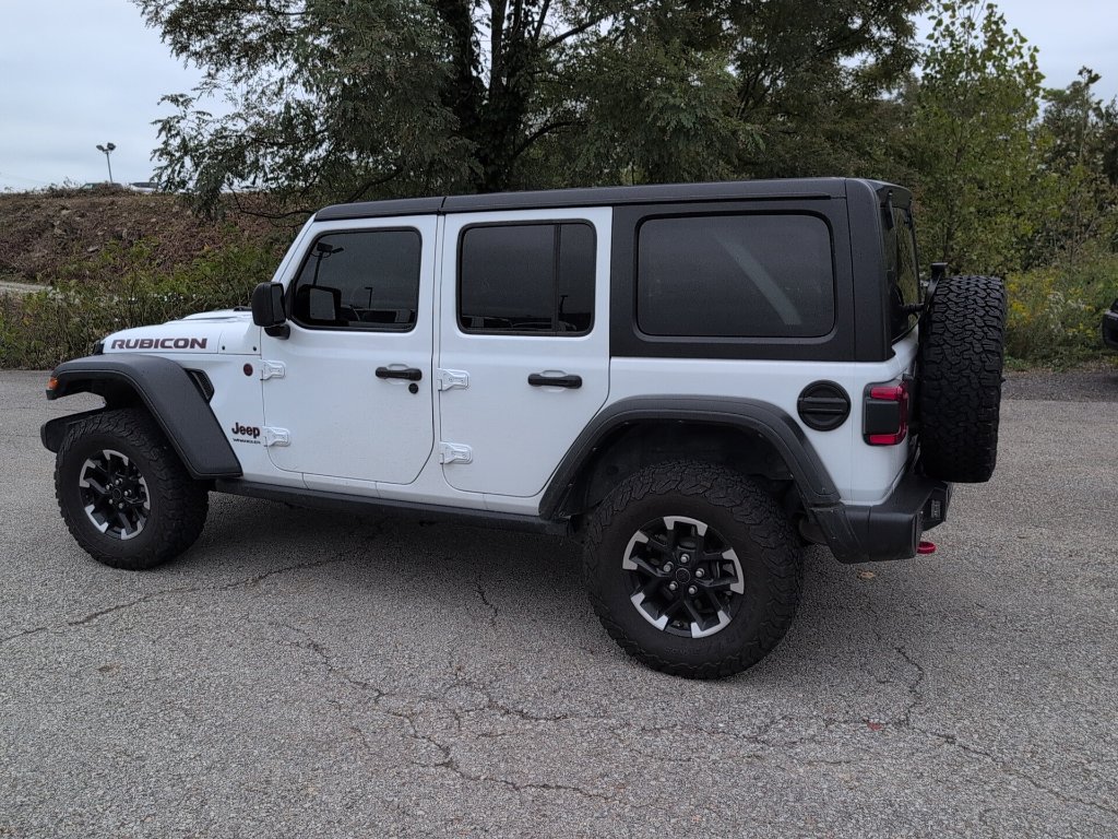 Used 2024 Jeep Wrangler Unlimited Rubicon w/ Technology Group AWD/4WD image 4