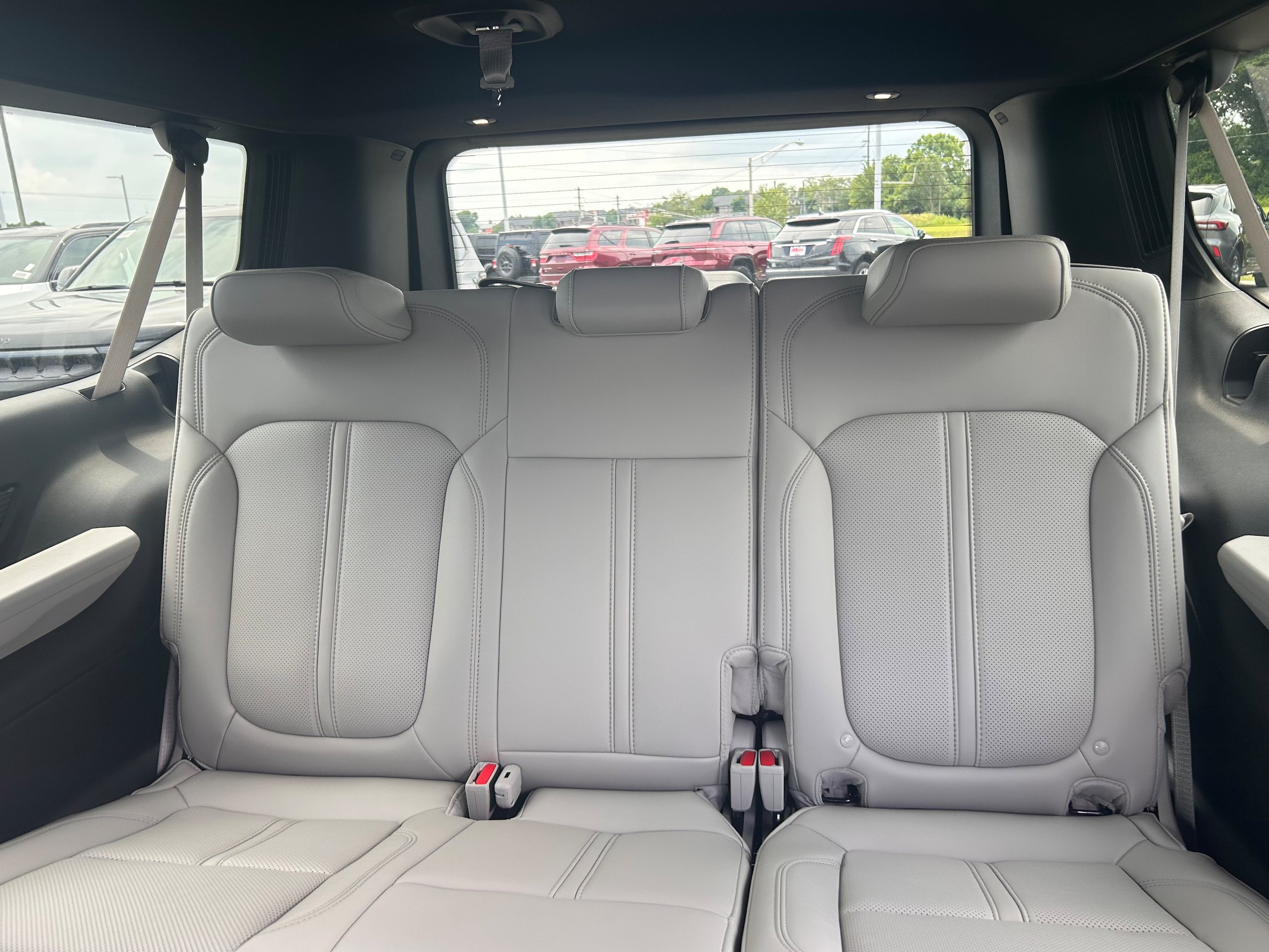 New 2026 Jeep Grand Wagoneer L Limited AWD/4WD image 16