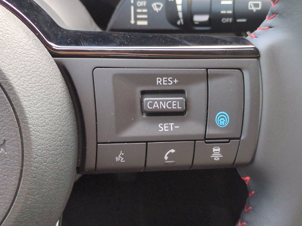 Certified 2026 Nissan Kicks SR FWD image 14