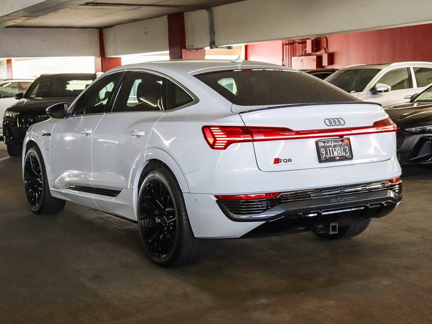 Used 2024 Audi Q8 e-tron Premium Plus AWD/4WD image 2