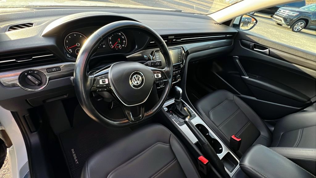 Used 2020 Volkswagen Passat 2.0T R-Line image 22