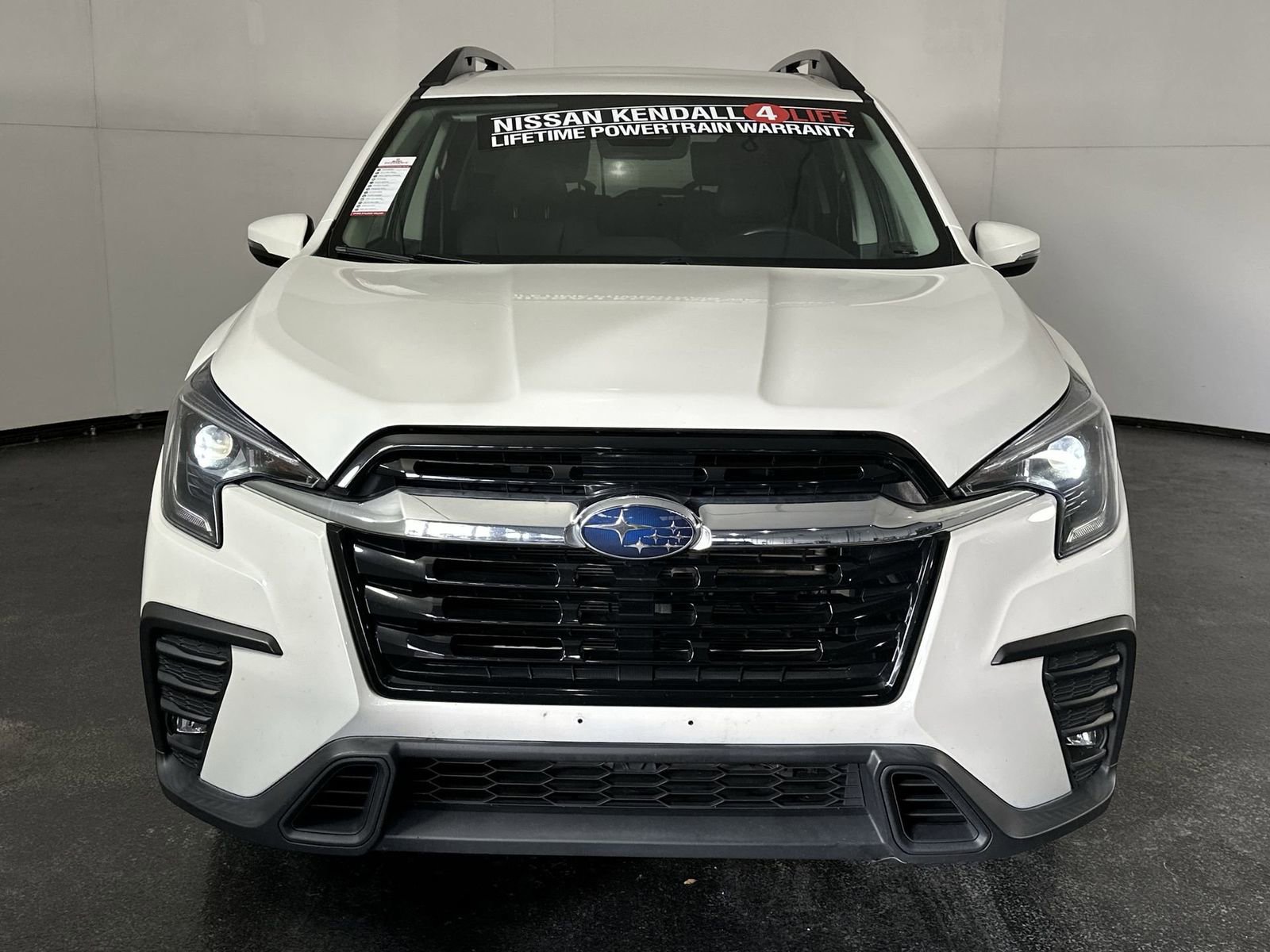 Used 2023 Subaru Ascent Limited image 3