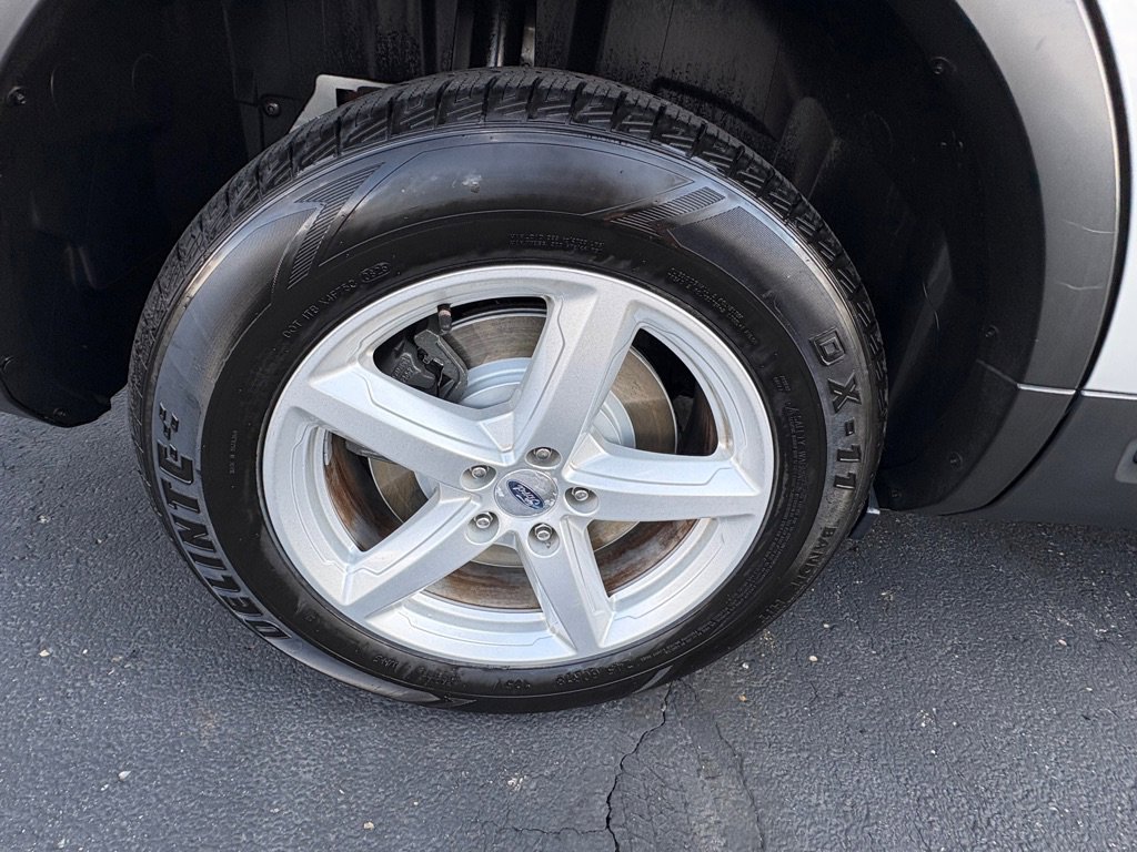 Used 2016 Ford Explorer XLT w/ Equipment Group 202A image 21