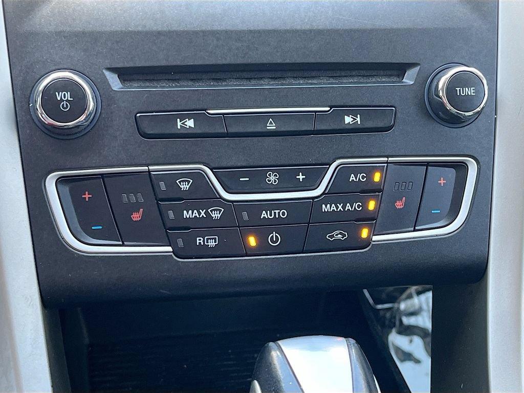 Used 2016 Ford Fusion Energi SE FWD image 15