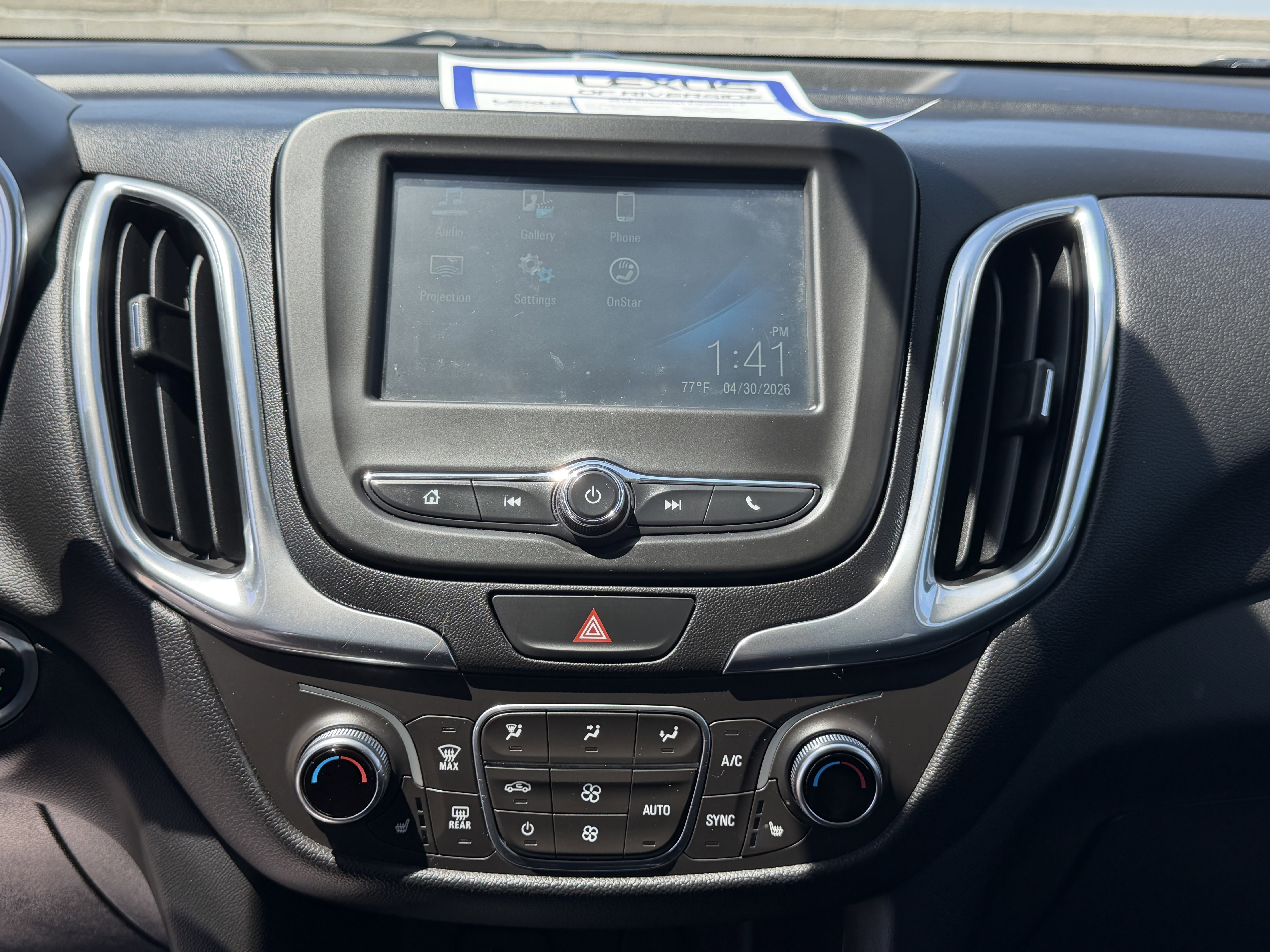 Used 2018 Chevrolet Equinox LT FWD image 25