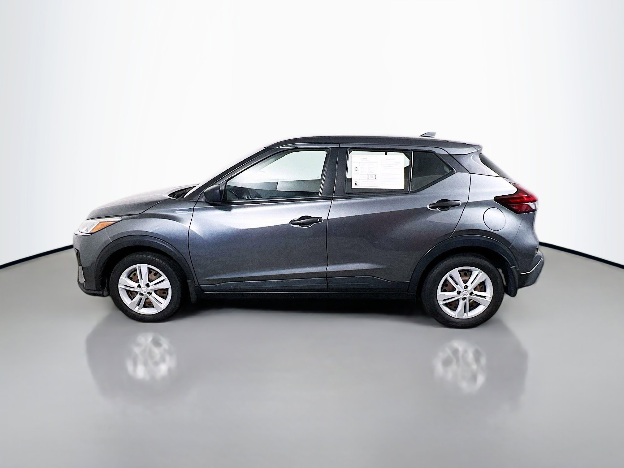 Used 2023 Nissan Kicks S image 9