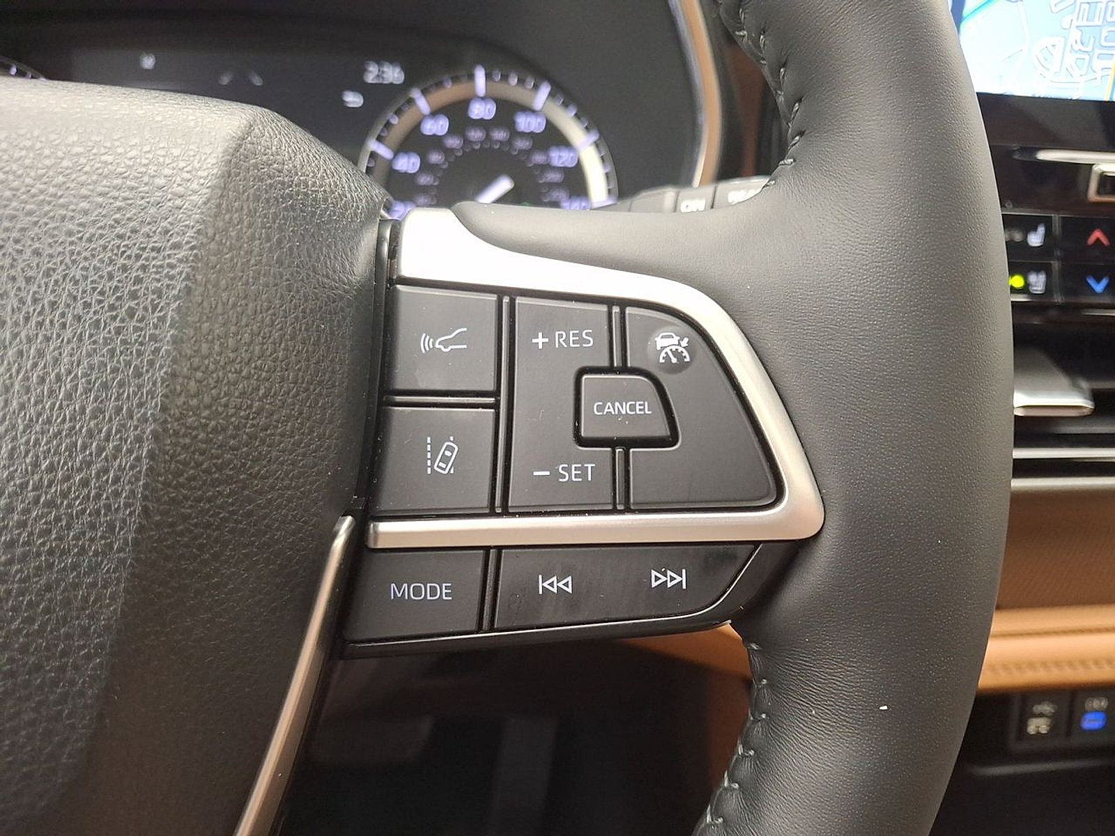 Used 2022 Toyota Highlander Platinum AWD/4WD image 21