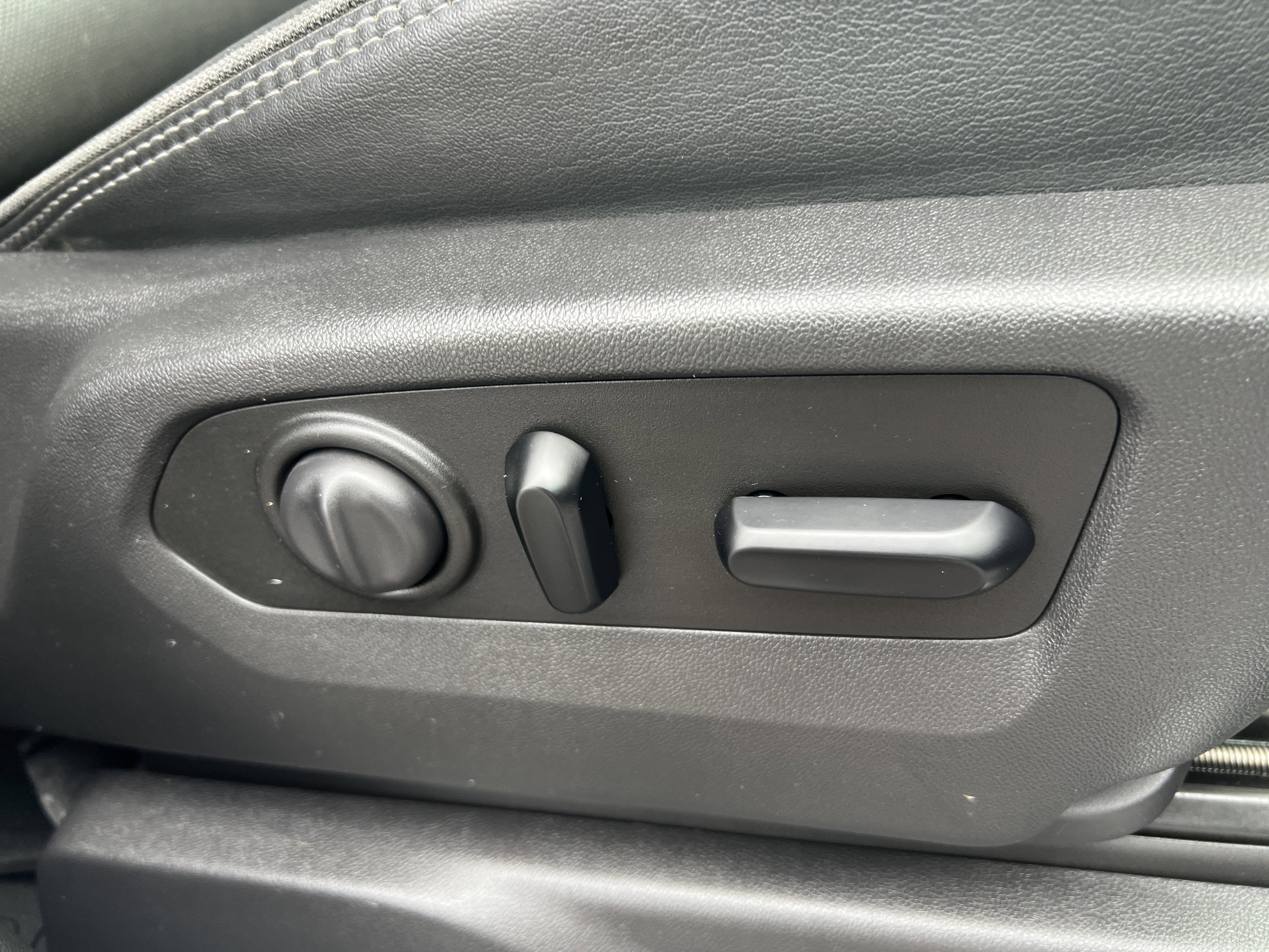 Used 2020 Chevrolet Silverado 2500 High Country image 28