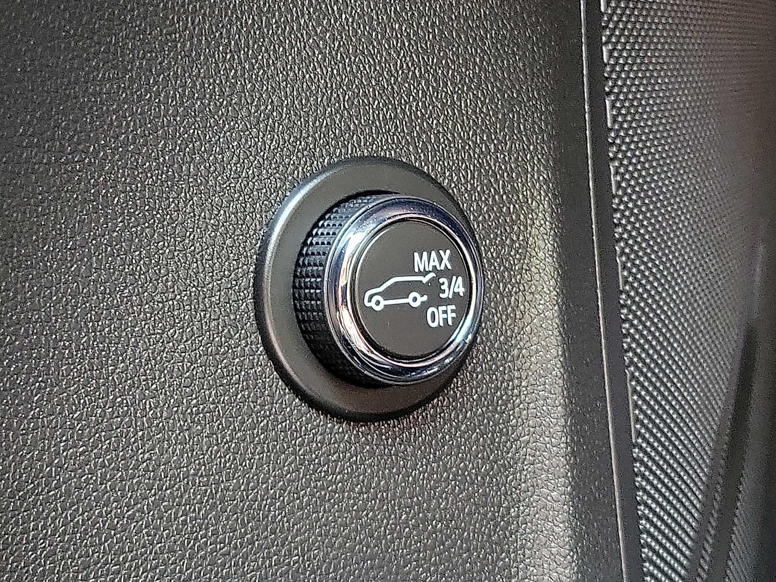Used 2023 Buick Envision Essence FWD image 23