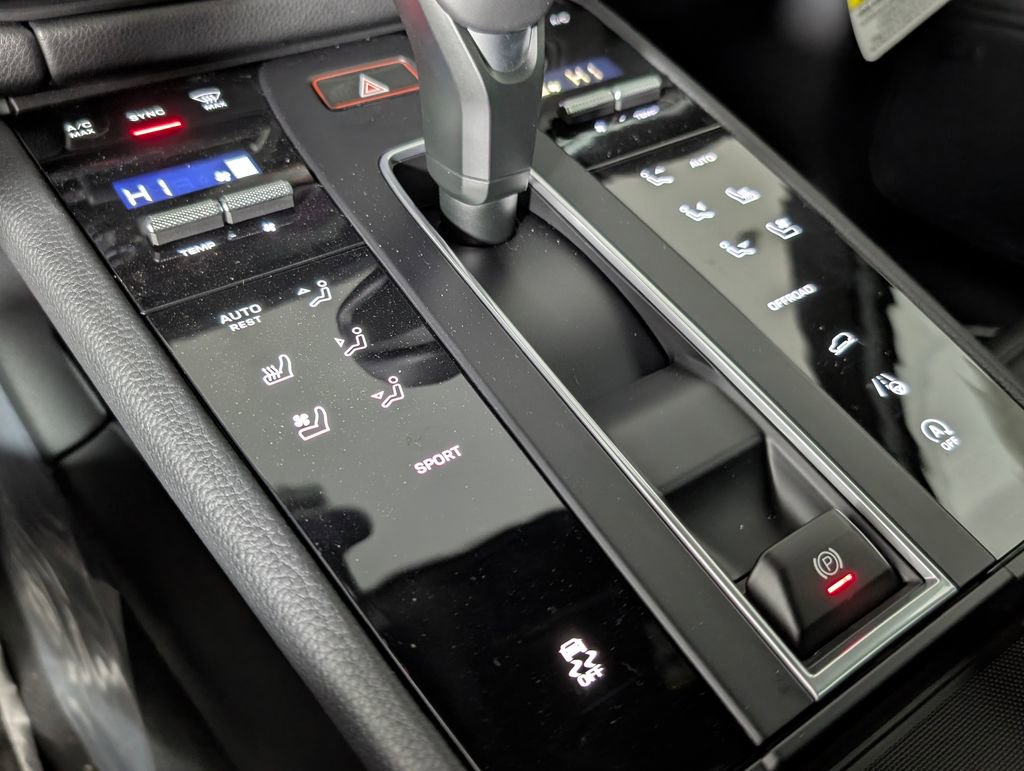 New 2026 Porsche Macan image 34