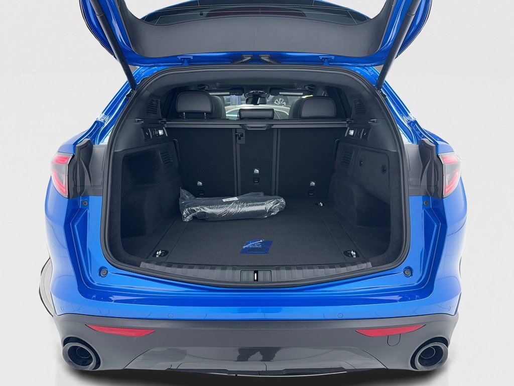 New 2025 Alfa Romeo Stelvio Sprint w/ Convenience Package image 12