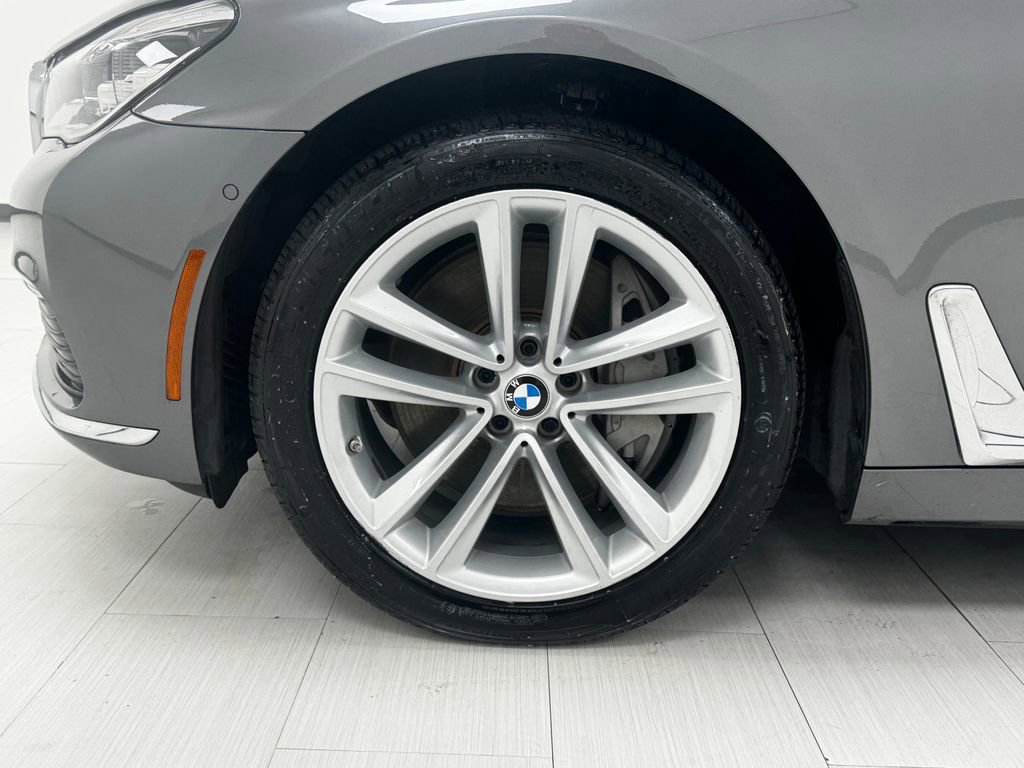 Used 2019 BMW 750i xDrive w/ Executive Package image 40