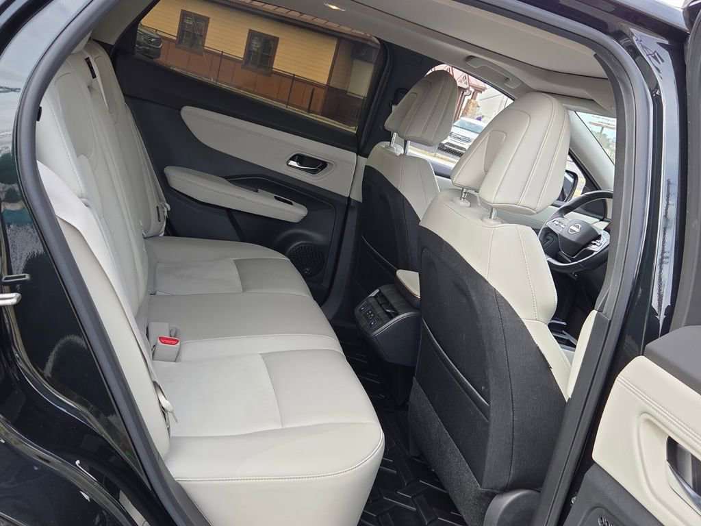 Used 2023 Nissan Ariya FWD image 14