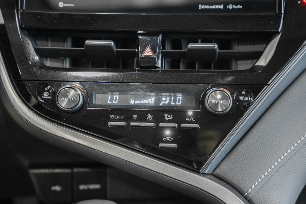 Used 2024 Toyota Camry SE w/ Cold Weather Package FWD image 20