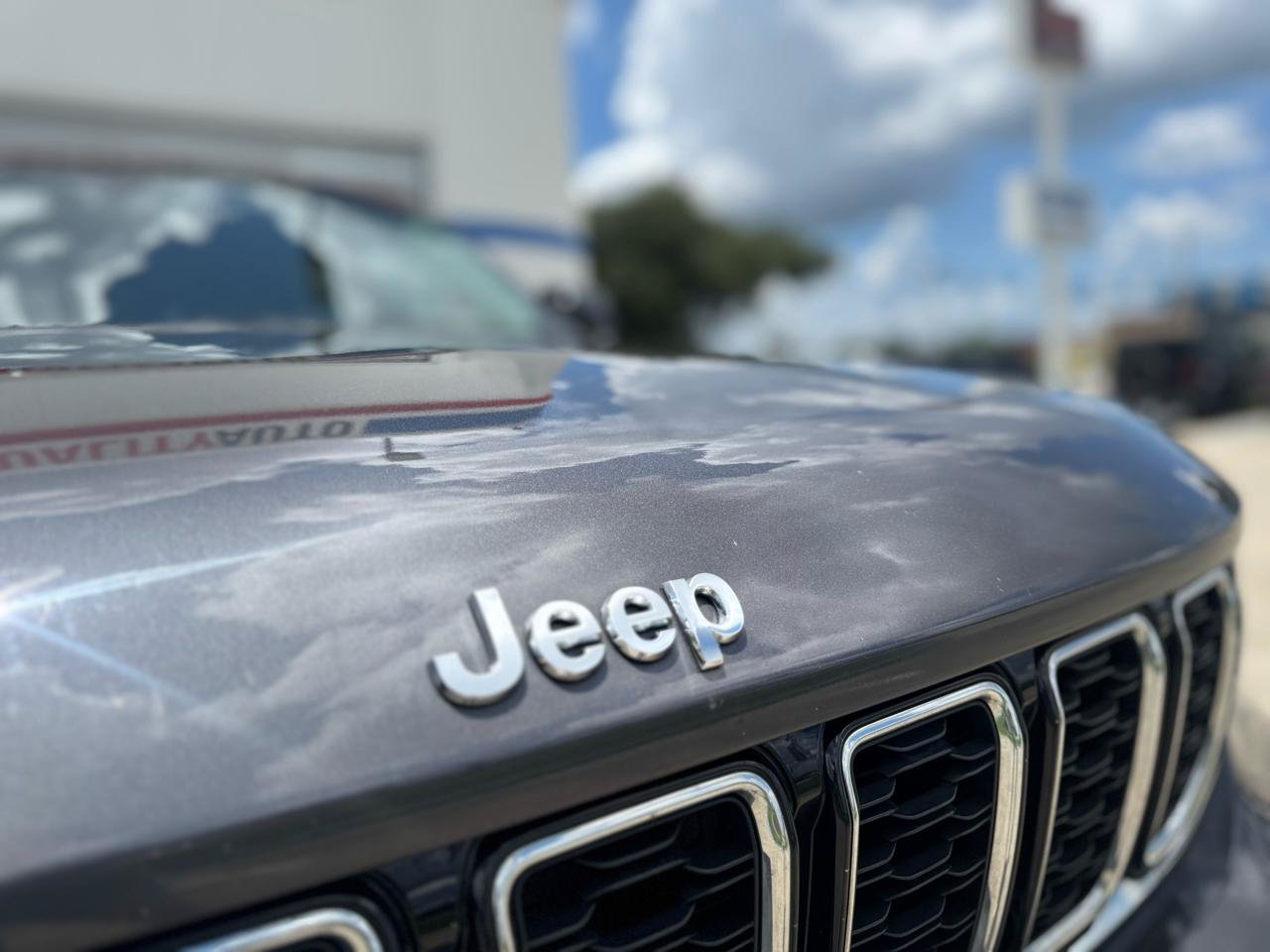 Used 2023 Jeep Grand Cherokee L Limited AWD/4WD image 11
