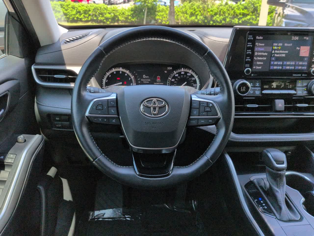 Certified 2021 Toyota Highlander XLE FWD image 16