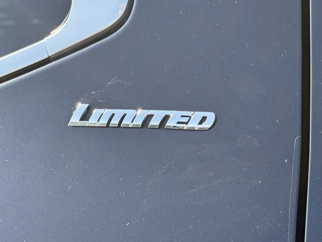 Used 2023 Toyota Tundra Limited w/ Power Package AWD/4WD image 10