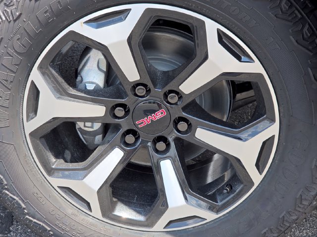 New 2026 GMC Yukon XL AT4 w/ AT4 Premium Package AWD/4WD image 13