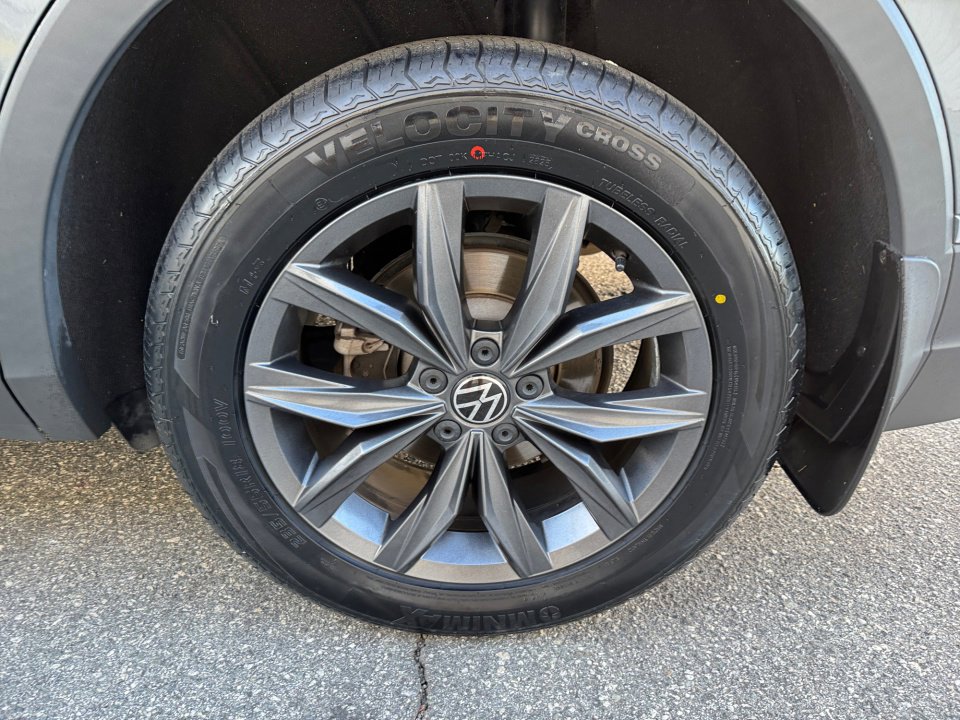 Used 2022 Volkswagen Tiguan SE image 26