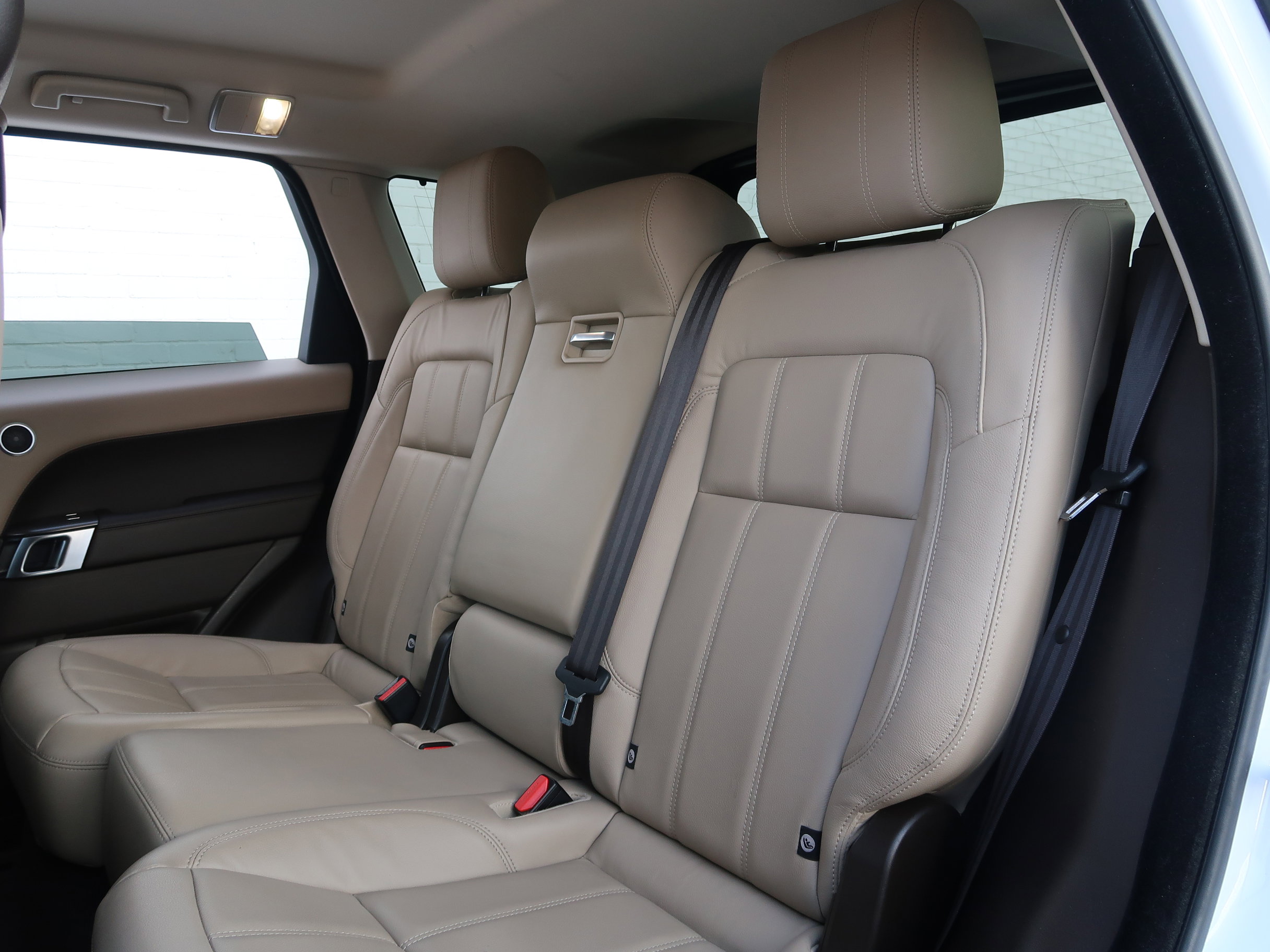 Used 2018 Land Rover Range Rover Sport SE image 42