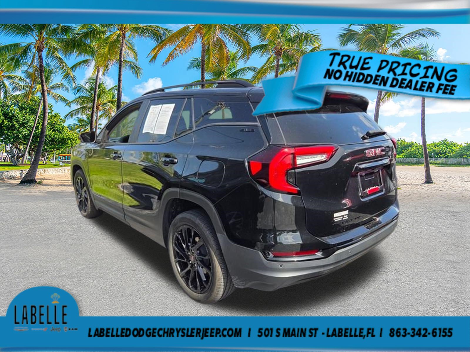 Used 2024 GMC Terrain SLE w/ Driver Convenience Package FWD image 4