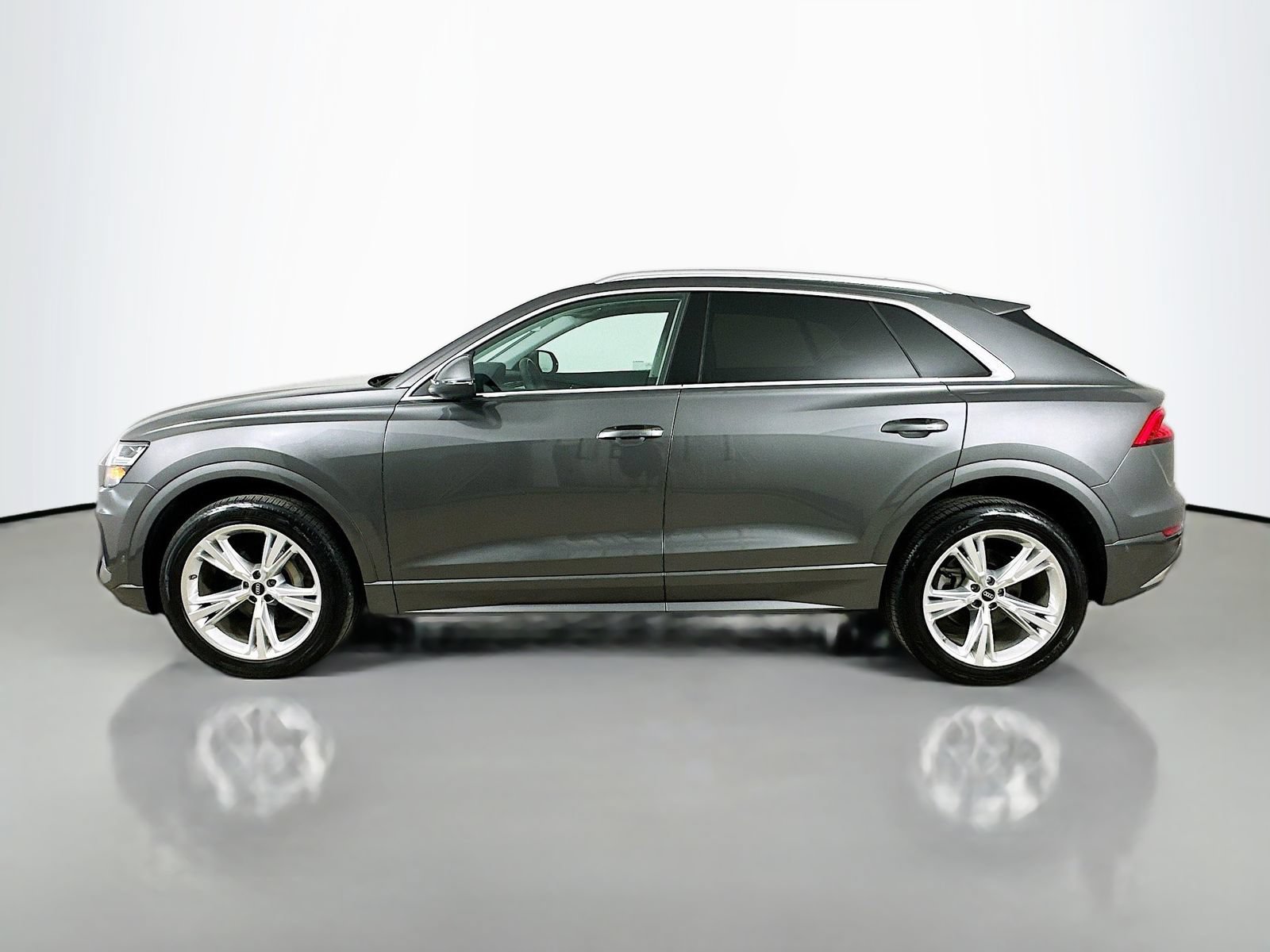 Used 2022 Audi Q8 Premium AWD/4WD image 8