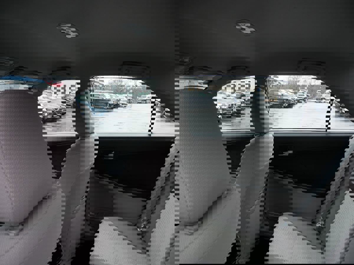 Used 2012 Toyota Camry LE image 19