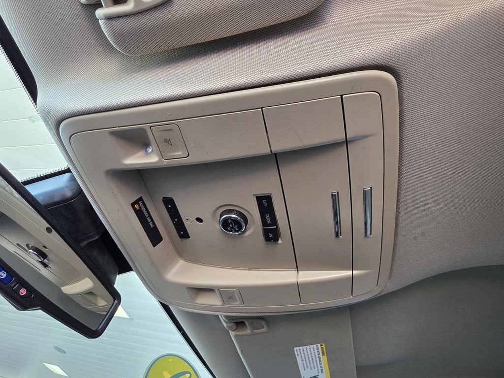 Used 2019 Chevrolet Suburban LT RWD image 29