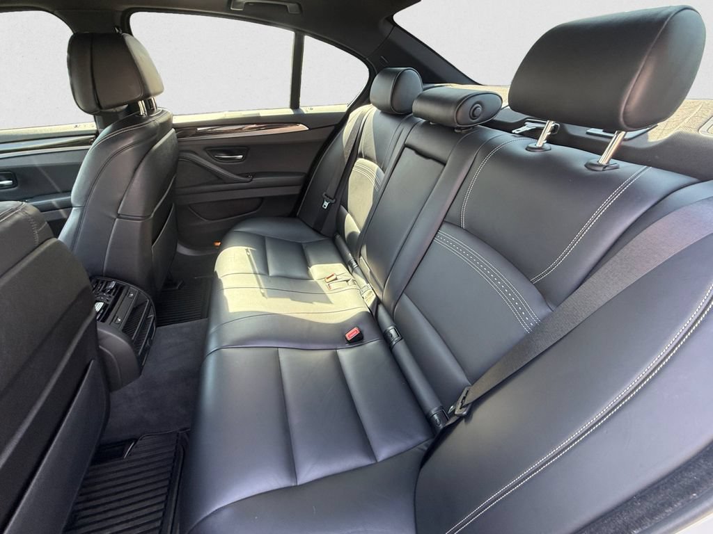 Used 2016 BMW 550i xDrive Sedan AWD/4WD image 13