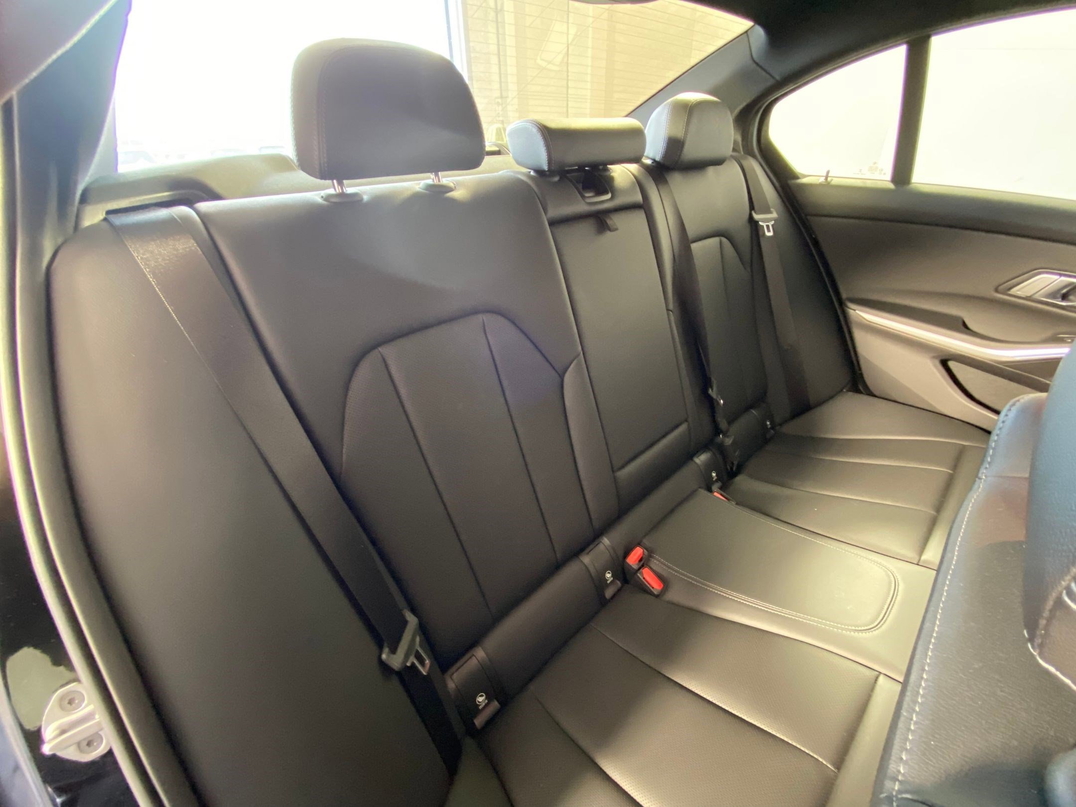 Used 2023 BMW 330i Sedan w/ Premium Package image 32